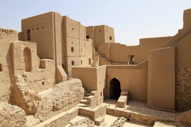 Nizwa / Bahla / Jabrin Fort (Day Trip) – “Inspiring Interior”